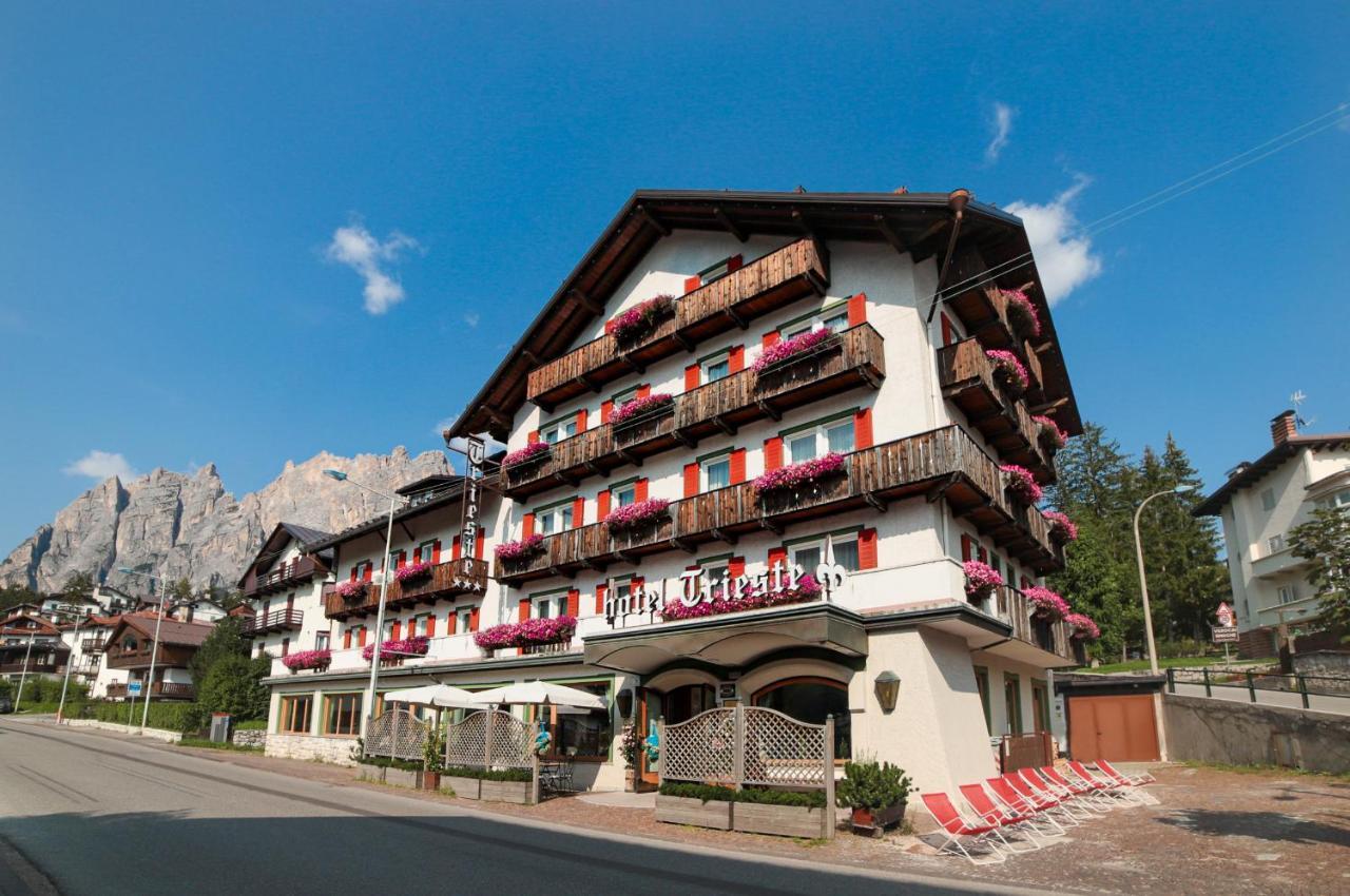 Hotel Trieste Cortina d'Ampezzo Exterior photo