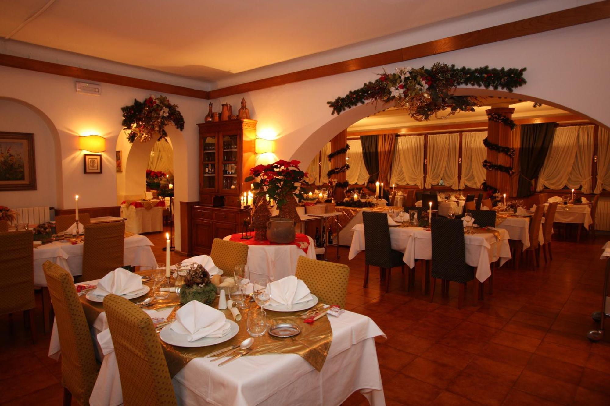Hotel Trieste Cortina d'Ampezzo Exterior photo