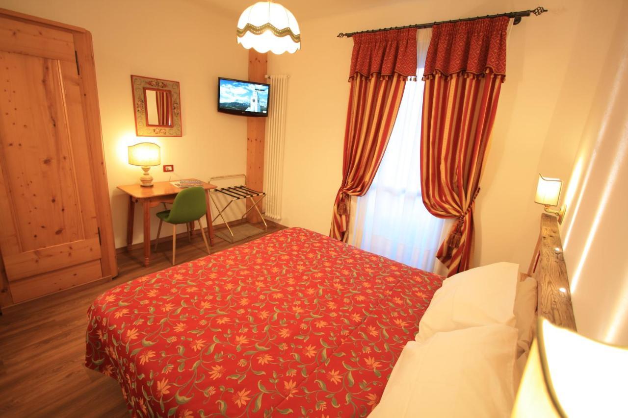 Hotel Trieste Cortina d'Ampezzo Exterior photo