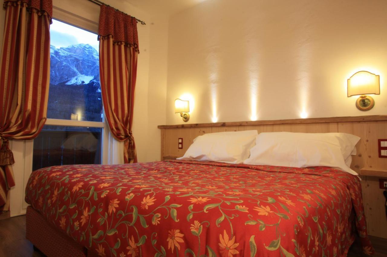 Hotel Trieste Cortina d'Ampezzo Exterior photo