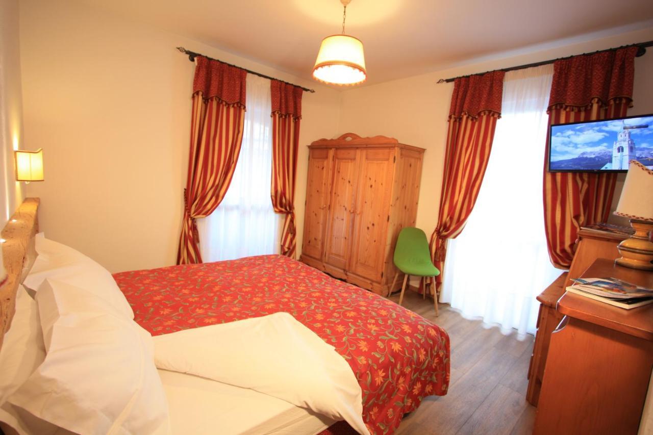 Hotel Trieste Cortina d'Ampezzo Exterior photo