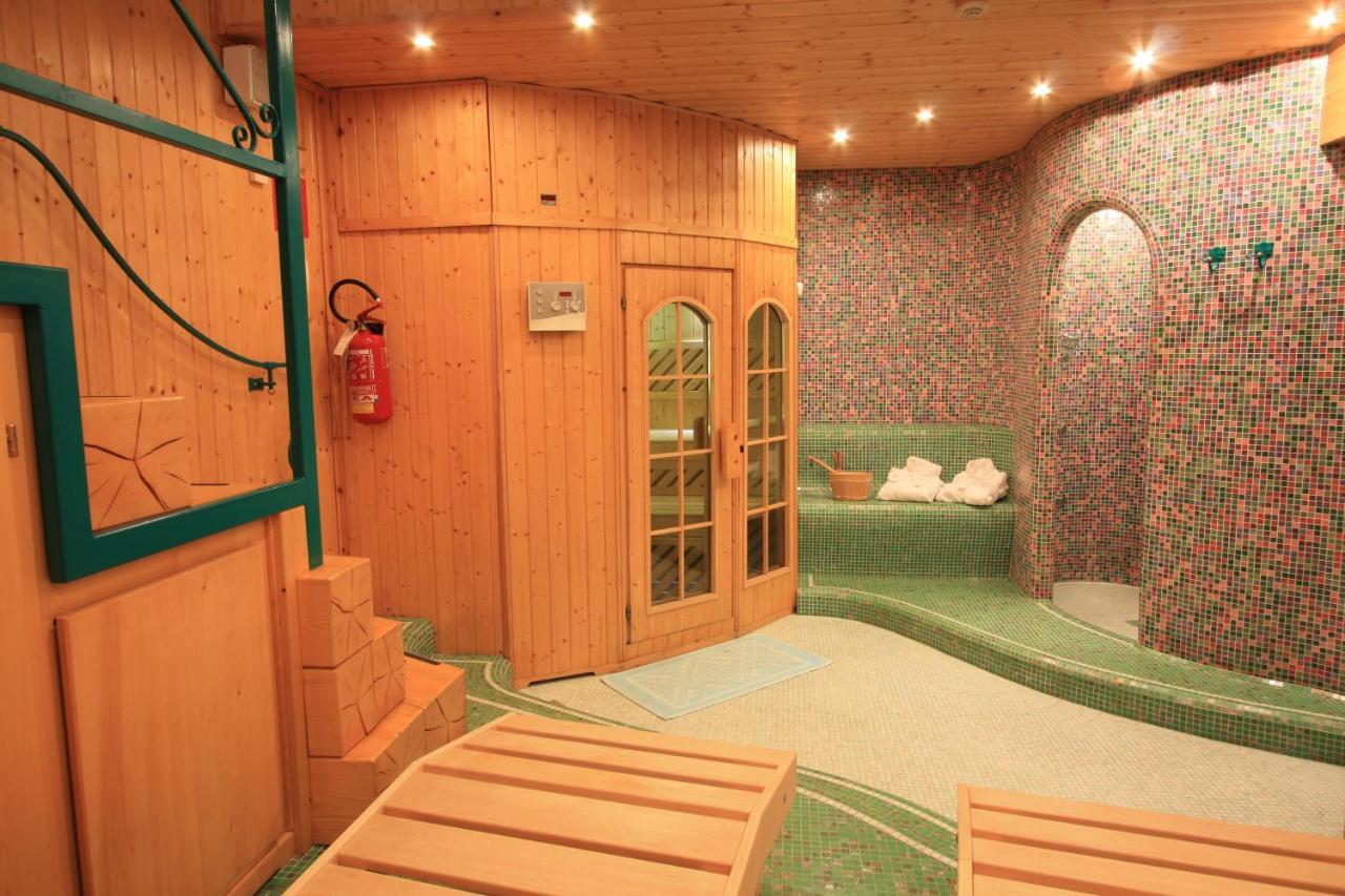 Hotel Trieste Cortina d'Ampezzo Exterior photo